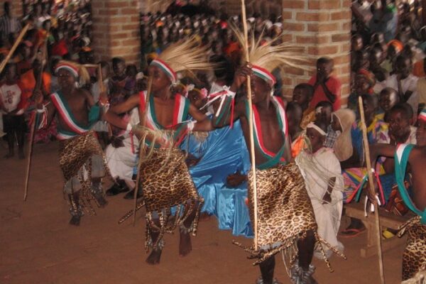 Bersama dengan umat di Burundi