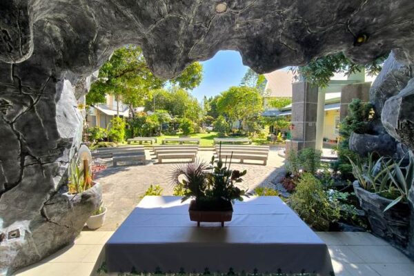 Gua Maria Paroki St. Fransiskus Asisi - Padang Baru Gua Maria Paroki St. Fransiskus Asisi - Padang Baru